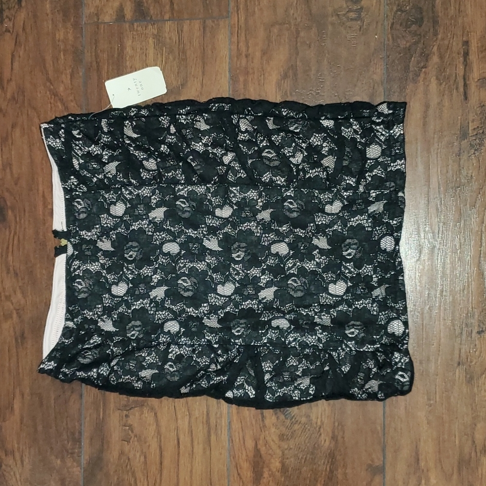 Size large skirt brand new